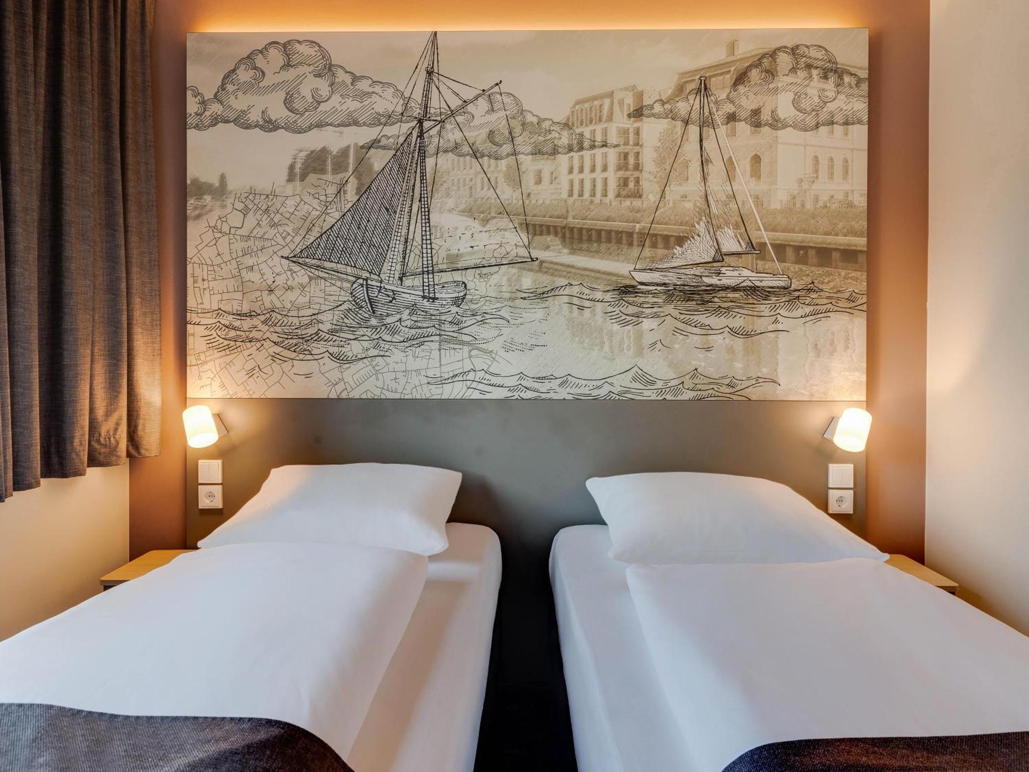 B&B Hotel Olsztyn Bagian luar foto