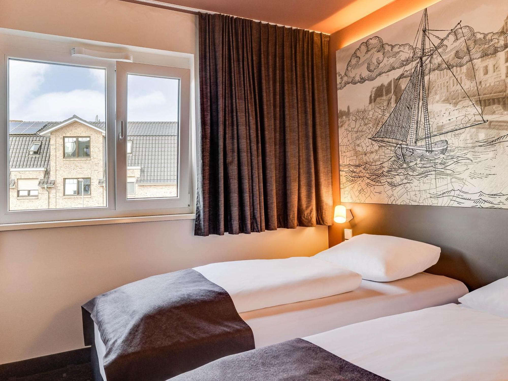B&B Hotel Olsztyn Bagian luar foto