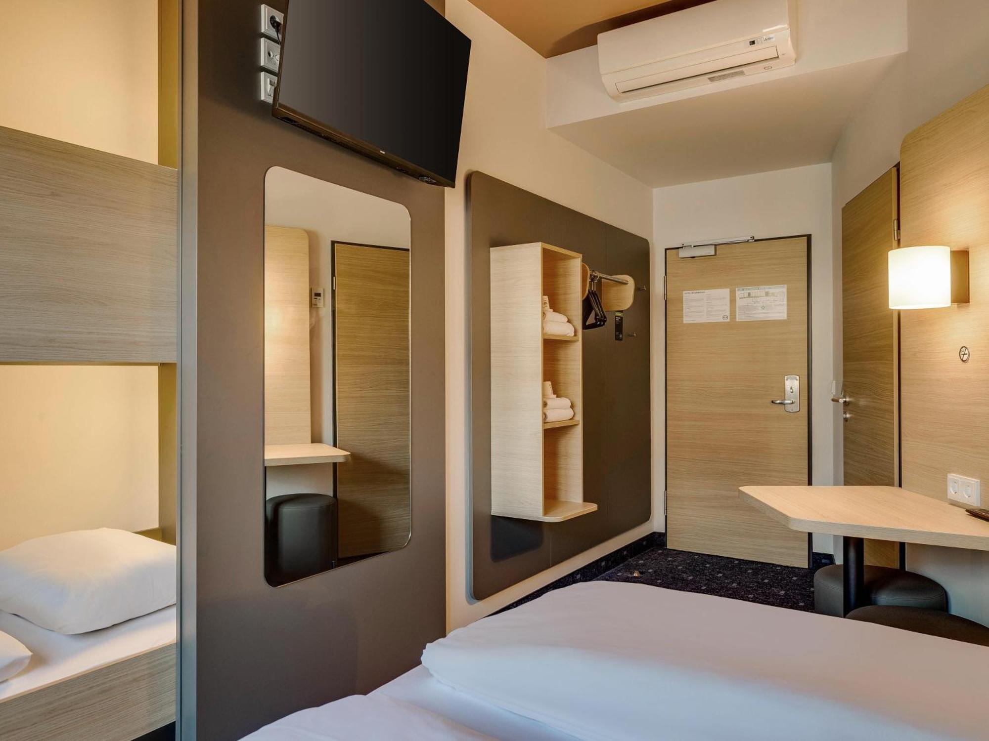 B&B Hotel Olsztyn Bagian luar foto