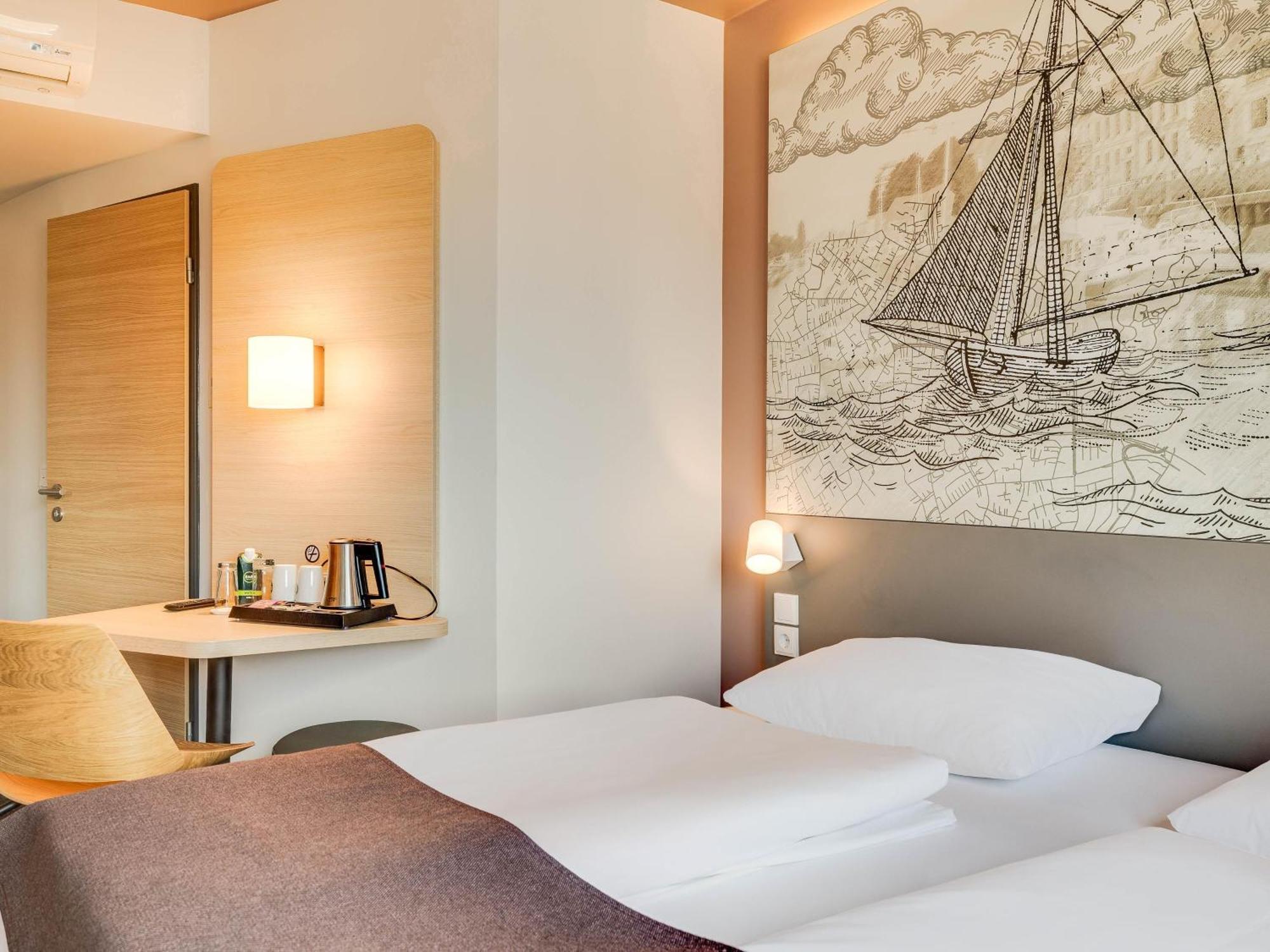 B&B Hotel Olsztyn Bagian luar foto
