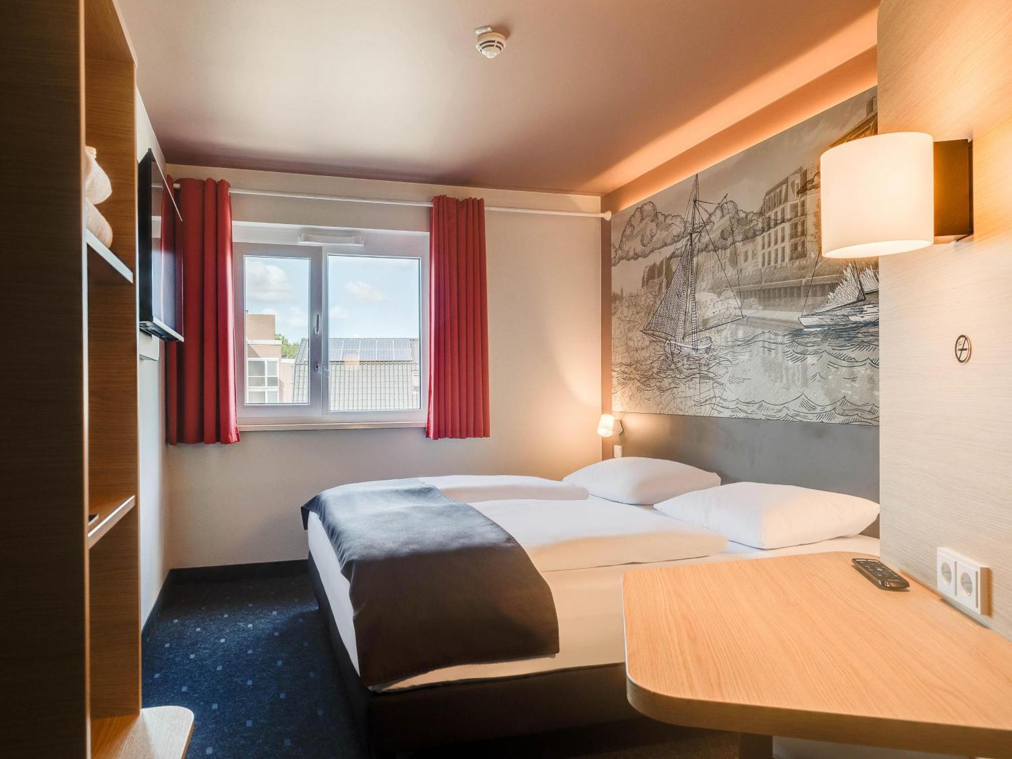 B&B Hotel Olsztyn Bagian luar foto