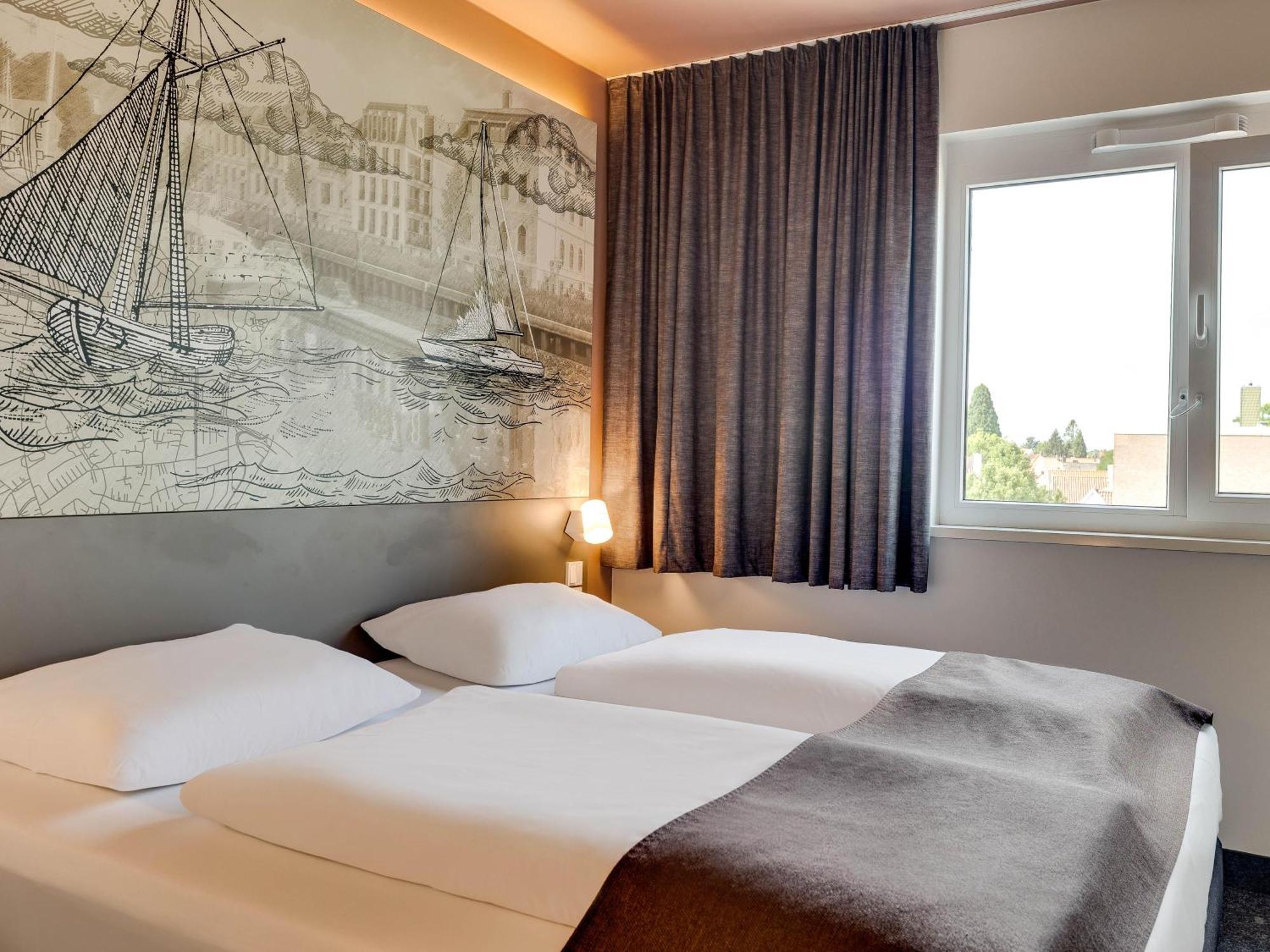 B&B Hotel Olsztyn Bagian luar foto