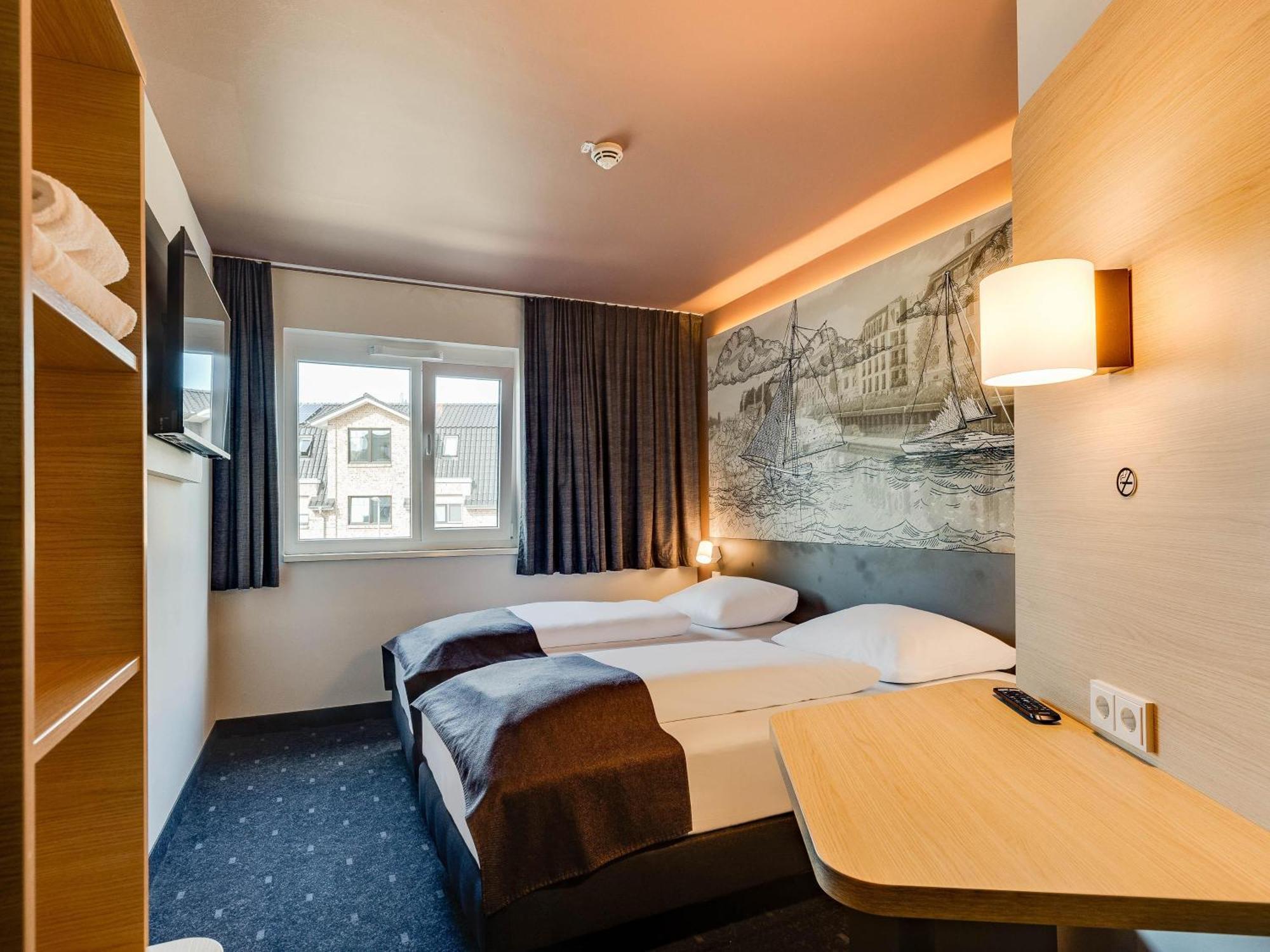 B&B Hotel Olsztyn Bagian luar foto