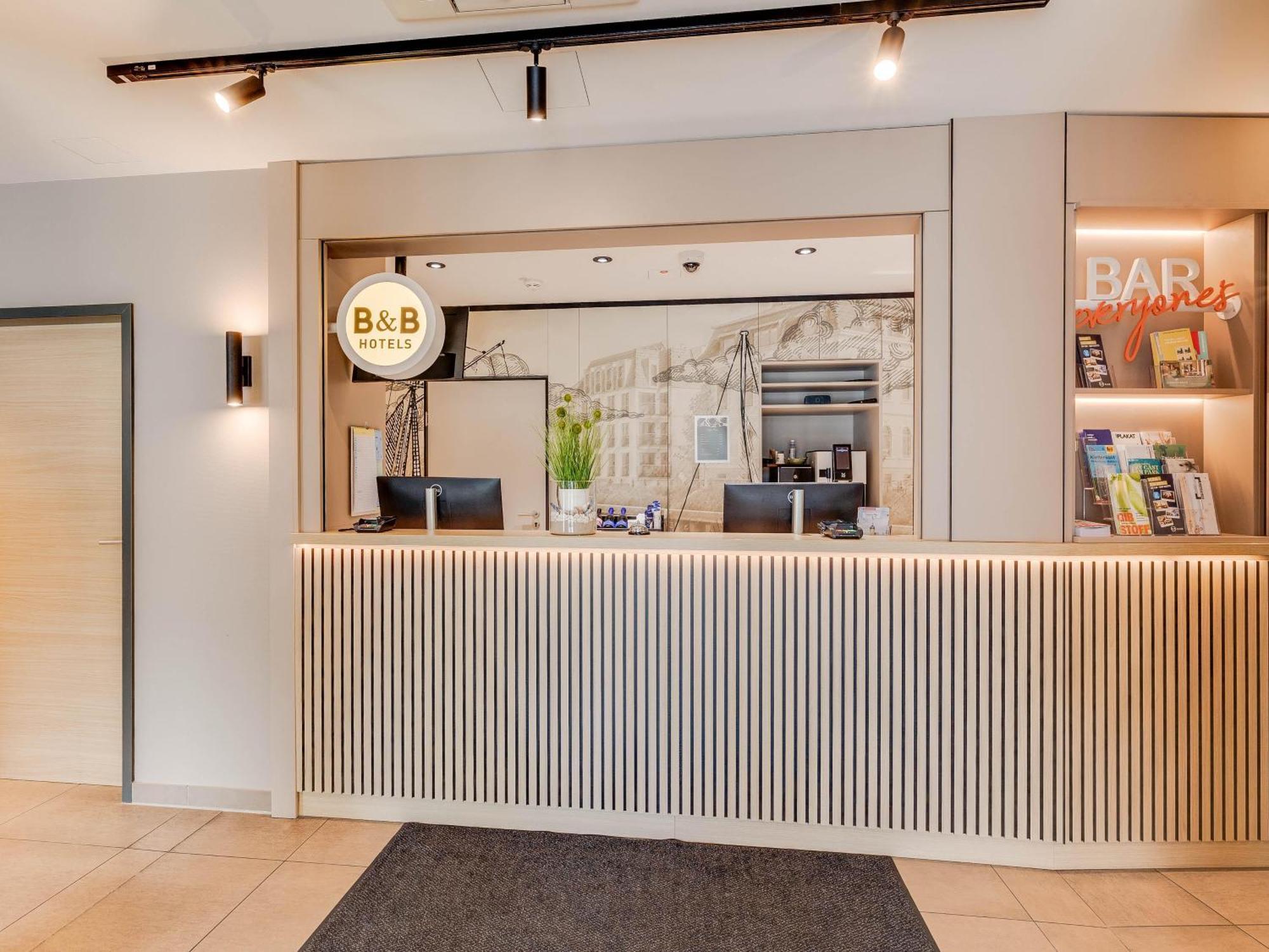 B&B Hotel Olsztyn Bagian luar foto