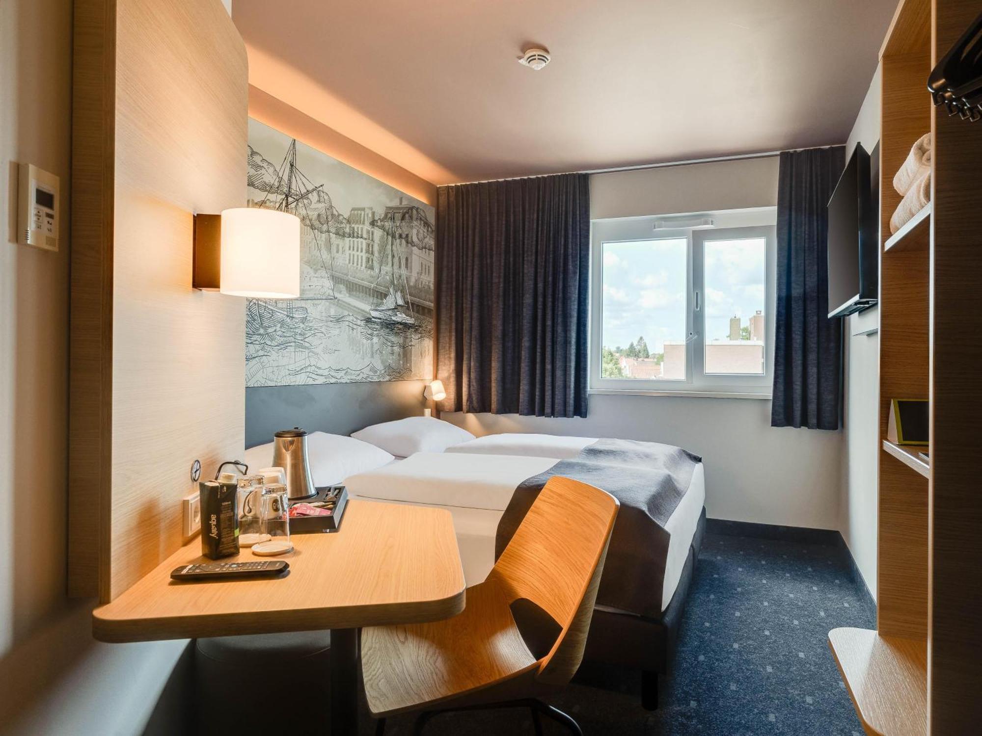 B&B Hotel Olsztyn Bagian luar foto