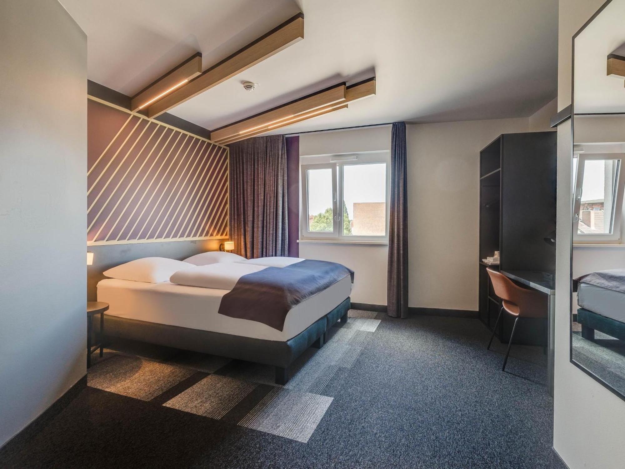 B&B Hotel Olsztyn Bagian luar foto